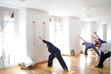 Próximo taller de Yoga para Principìantes  y ejercicios de respiración sencillos en YogaSala Domingo 3 de Mayo