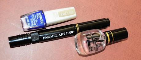 Manicura de lunares ~ Azul Klein con Isadora Manicura de lunares ~ Azul Klein con Isadora