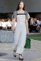 Louis Vuitton se relaja en Palm Springs con su colección de crucero Louis Vuitton se relaja en Palm Springs con su colección de crucero