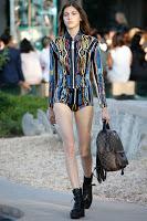 Louis Vuitton se relaja en Palm Springs con su colección de crucero Louis Vuitton se relaja en Palm Springs con su colección de crucero