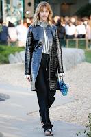 Louis Vuitton se relaja en Palm Springs con su colección de crucero Louis Vuitton se relaja en Palm Springs con su colección de crucero