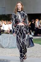 Louis Vuitton se relaja en Palm Springs con su colección de crucero Louis Vuitton se relaja en Palm Springs con su colección de crucero