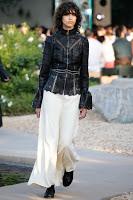 Louis Vuitton se relaja en Palm Springs con su colección de crucero Louis Vuitton se relaja en Palm Springs con su colección de crucero