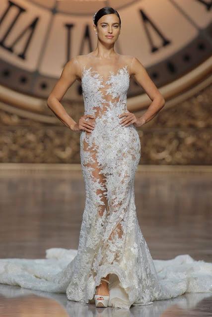 Irina Shayk nos presenta un increíble vestido de boda en el desfile de Pronovias