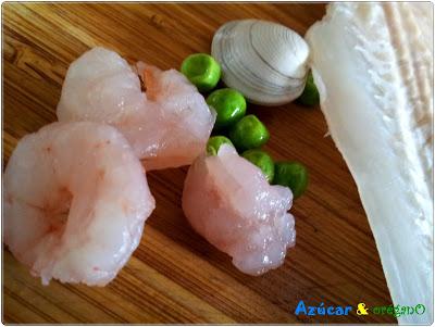 Merluza a la salsa con frutos del mar Merluza a la salsa con frutos del mar