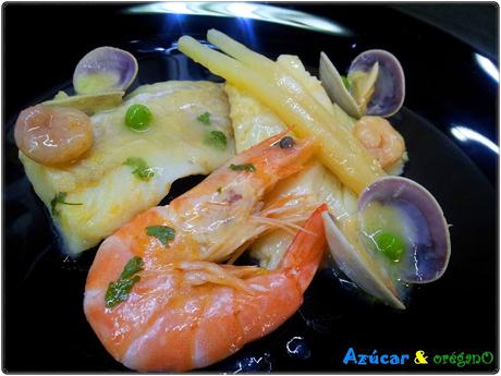 Merluza a la salsa con frutos del mar Merluza a la salsa con frutos del mar
