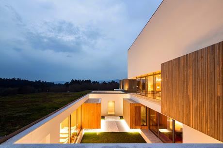 Restauración de un hotel en Portugal diseñado como un refugio de montaña Restauración de un hotel en Portugal diseñado como un refugio de montaña