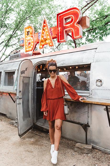 BAR Dalas-Reward_Syle-RSTheCon-Orange_Dress-Collage_Vintage-Isabel_Marant-Flame_Sneakers-Street_Style-8