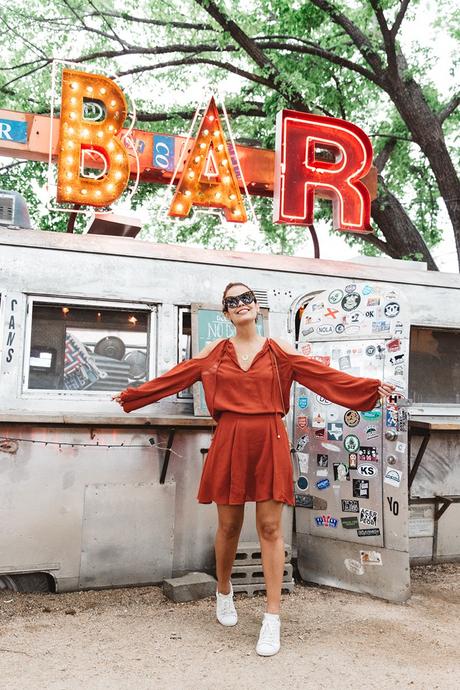 BAR Dalas-Reward_Syle-RSTheCon-Orange_Dress-Collage_Vintage-Isabel_Marant-Flame_Sneakers-Street_Style-17