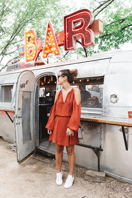 BAR Dalas-Reward_Syle-RSTheCon-Orange_Dress-Collage_Vintage-Isabel_Marant-Flame_Sneakers-Street_Style-10