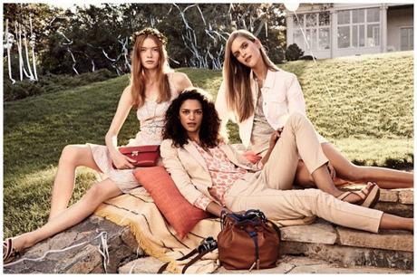 Tommy Hilfiger hace de salir al jardin algo muy chic