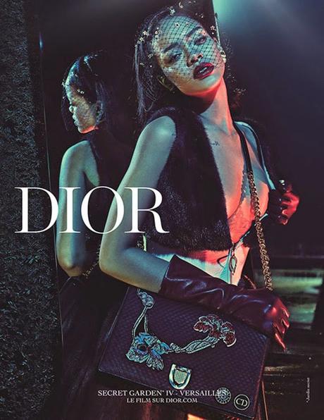 Rihanna aparece en el jardín secreto de Dior llena de sorpresas y de elegancia. Rihanna aparece en el jardín secreto de Dior llena de sorpresas y de elegancia.