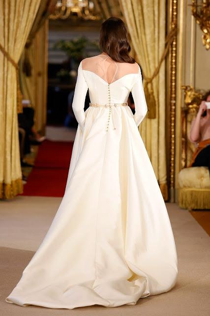 Vestido de novia Rafael Urquizar 2016 - Foto: Atelier Couture Vestido de novia Rafael Urquizar 2016 - Foto: Atelier Couture