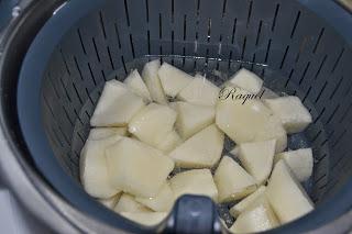 Acelgas con Patata y Jamón acompañado de Huevo Cocido Acelgas con Patata y Jamón acompañado de Huevo Cocido