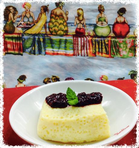 Flan de chocolate blanco con salsa de frambuesa Flan de chocolate blanco con salsa de frambuesa