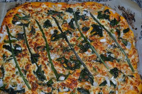 Pizza de Espinacas con Bacalao y Espárragos trigueros Pizza de Espinacas con Bacalao y Espárragos trigueros