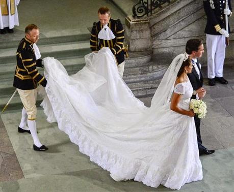 4 tipos de cola en el vestido de novia 4 tipos de cola en el vestido de novia