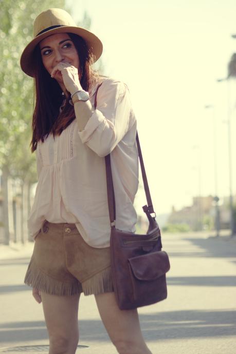 chicwish: shorts de ante y flecos chicwish: shorts de ante y flecos