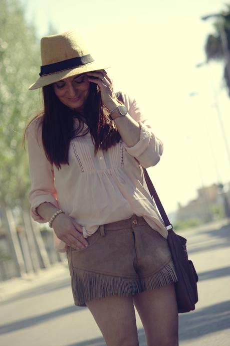 chicwish: shorts de ante y flecos chicwish: shorts de ante y flecos