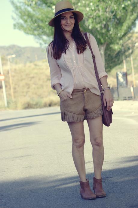 chicwish: shorts de ante y flecos chicwish: shorts de ante y flecos