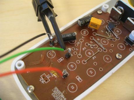 Control domestico mediante un smartphone usando ingeniería inversa Picture of Reverse engineering: first glance