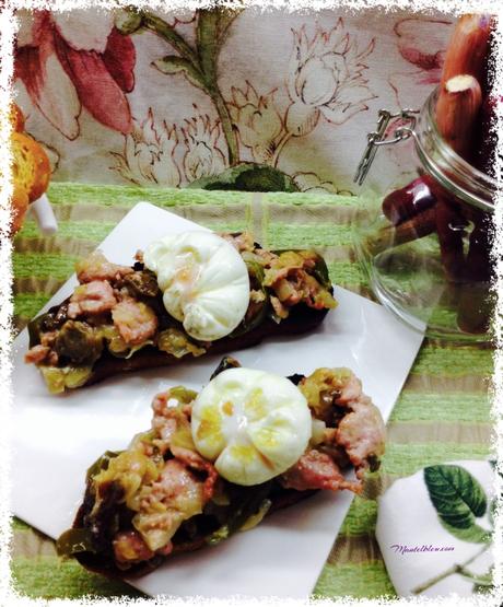 Tosta de pollo, setas y huevo con salsa de mostaza Tosta de pollo, setas y huevo con salsa de mostaza