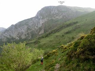 Las Viñas-Pando-Alto el Vildéu-Corés-Perlunes-Gúa-Pola de Somiedo