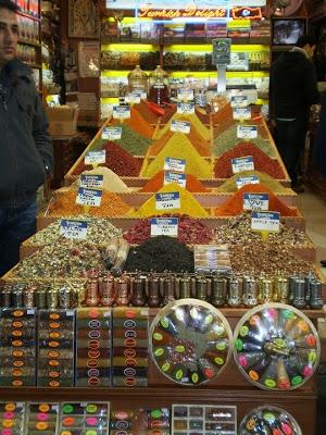 FATAYER BI SABANEKH (TRIÁNGULOS DE ESPINACAS LIBANESES) FATAYER BI SABANEKH (TRIÁNGULOS DE ESPINACAS LIBANESES)