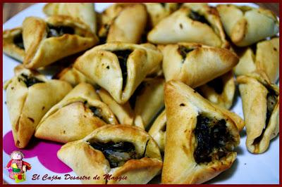 FATAYER BI SABANEKH (TRIÁNGULOS DE ESPINACAS LIBANESES) FATAYER BI SABANEKH (TRIÁNGULOS DE ESPINACAS LIBANESES)