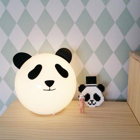 Hack de lámpara Fado de Ikea transformada en oso panda