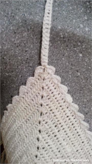 Tejer un crop top para el verano a ganchillo y con flecos (A crocheted crop top for summer time)