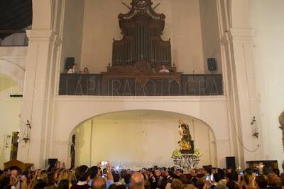 Galería fotográfica del Devoto Besamanos de la Divina Pastora y traslado al camarín en Solemne Procesión Claustral