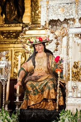 Galería fotográfica del Devoto Besamanos de la Divina Pastora y traslado al camarín en Solemne Procesión Claustral