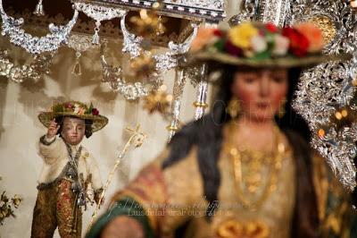 Galería fotográfica del Devoto Besamanos de la Divina Pastora y traslado al camarín en Solemne Procesión Claustral