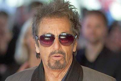 Al Pacino pide perdón por cantar
