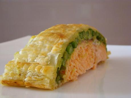 SALMÓN Y ESPÁRRAGOS EN CROÛTE SALMÓN Y ESPÁRRAGOS EN CROÛTE