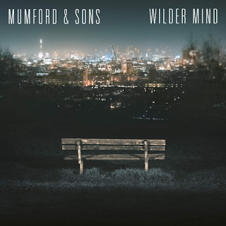 Mumford & Sons destroza el banjo para su nuevo álbum