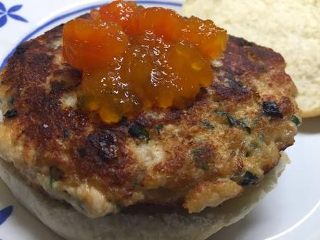 Hamburguesa de Salmón con mermelada de calabaza. Hamburguesa de Salmón con mermelada de calabaza.