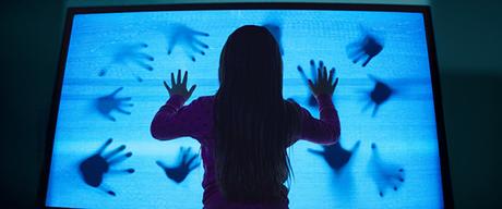 Poltergeist Poltergeist - Fotograma 1