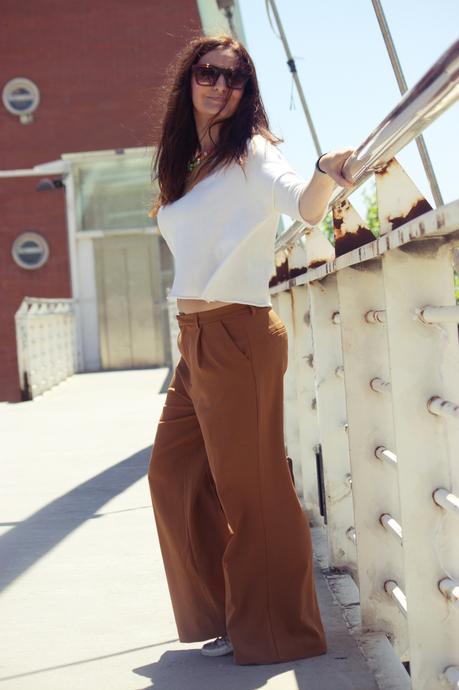 Pantalón estilo palazzo Pantalón estilo palazzo