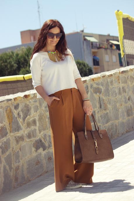 Pantalón estilo palazzo Pantalón estilo palazzo