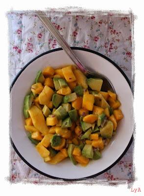 Salsa de mango y aguacate... para el reto Color y sabor de temporada