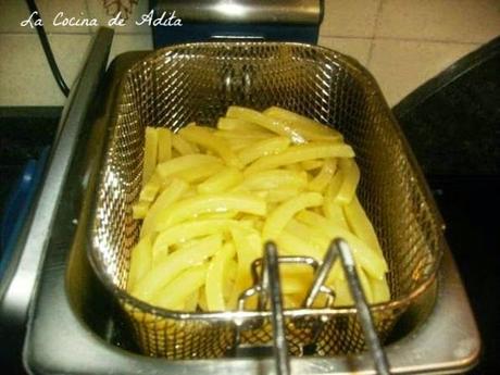 Butifarra, con patatas suflé Butifarra, con patatas suflé