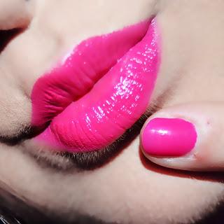 Makeup of the Day ~ Maquillaje Lady Rock - Labios Rosas Makeup of the Day ~ Maquillaje Lady Rock - Labios Rosas