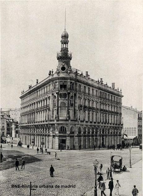 Franco y Romero, sombreros por la calle de Alcalá. Madrid, 1920