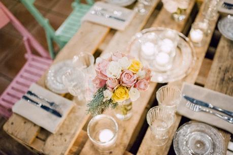 Haz de tu boda una foodtruck wedding! centro de mesa rústico www.bodasdecuento.com