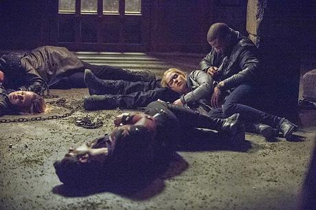 SQMDVV: ARROW -TEMPORADA 3- THIS IS YOUR SWORD SQMDVV: ARROW -TEMPORADA 3- THIS IS YOUR SWORD