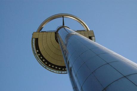 Cosas que tienes que hacer si visitas Madrid, por @GoEuro GoEuro - que ver en Madrid - Faro de Moncloa