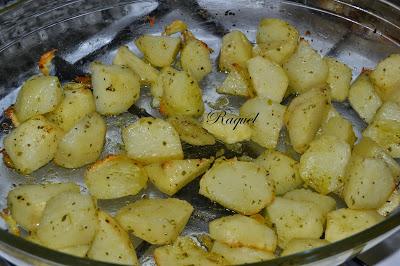 Salmón con Miel y Limón con guarnición de patatas al Horno Salmón con Miel y Limón con guarnición de patatas al Horno