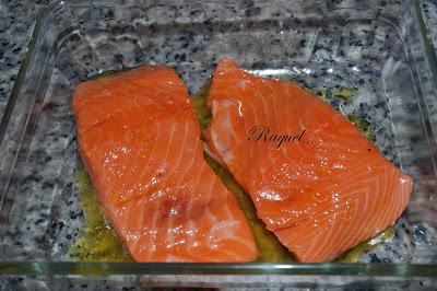 Salmón con Miel y Limón con guarnición de patatas al Horno Salmón con Miel y Limón con guarnición de patatas al Horno